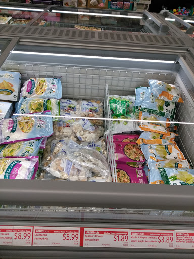 Supermarket «ALDI», reviews and photos, 3831 E Main St, Whitehall, OH 43213, USA