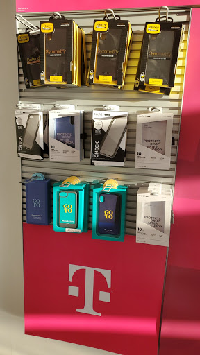 Cell Phone Store «T-Mobile», reviews and photos, 4203 Harrison Blvd, Ogden, UT 84403, USA