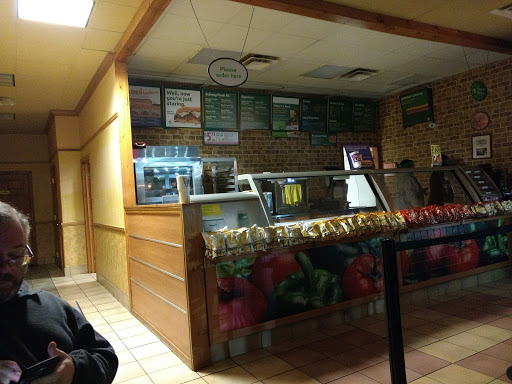 Restaurant «SUBWAY®Restaurants», reviews and photos, 3015 Millerville Rd Suite A, Baton Rouge, LA 70816, USA