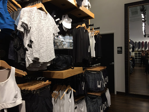 Sportswear Store «lululemon», reviews and photos, 2643 NE University Village St, Seattle, WA 98105, USA