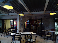 Atmosphère du Restaurant Cour de Ruelle à Ruelle-sur-Touvre - n°5