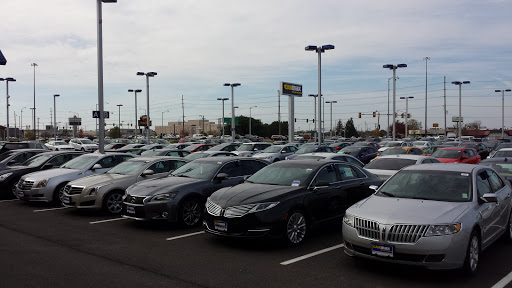 Used Car Dealer «CarMax», reviews and photos, 1213 Holiday Dr, Bloomington, IL 61704, USA