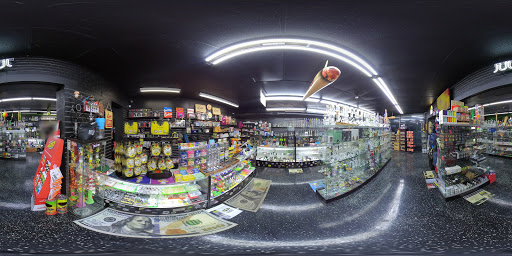 Tobacco Shop «The Hub Smoke Shop 2», reviews and photos, 4027 N Oak Trafficway, Kansas City, MO 64116, USA