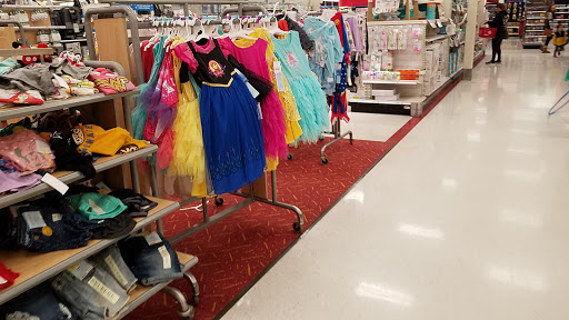 Department Store «Target», reviews and photos, 18855 N Market Pl Dr, Aurora, OH 44202, USA