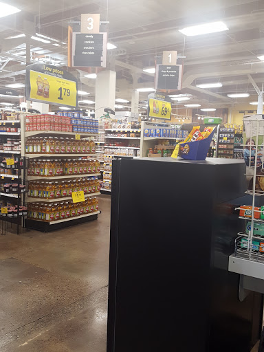 Grocery Store «Fred Meyer», reviews and photos, 14300 1st Avenue South, Burien, WA 98168, USA