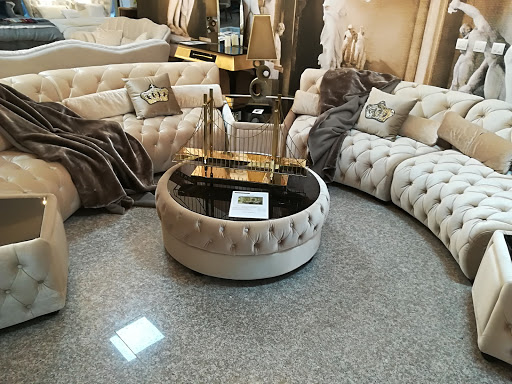 Divani & Sofa