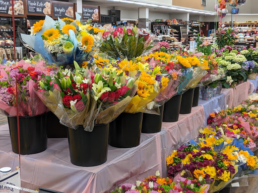 Shopping Mall «Bond Shopping Center», reviews and photos, 1891 S State Rd, Upper Darby, PA 19082, USA