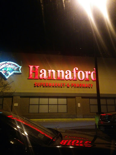 Grocery Store «Hannaford Supermarket», reviews and photos, 301 Pleasant St, Dracut, MA 01826, USA