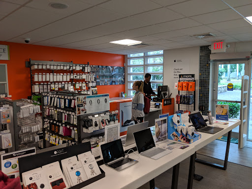 Book Store «University of Miami Bookstore», reviews and photos, 1306 Stanford Dr, Coral Gables, FL 33146, USA