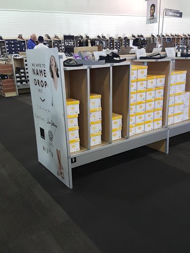 Shoe Store «DSW Designer Shoe Warehouse», reviews and photos, 7555 W Bell Rd, Peoria, AZ 85382, USA