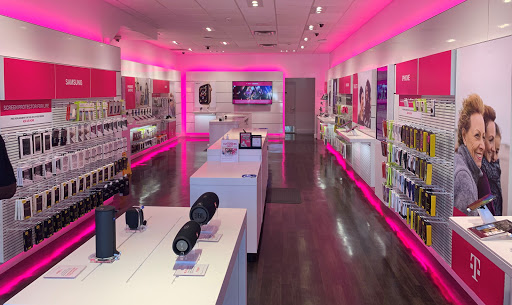 Cell Phone Store «T-Mobile», reviews and photos, 1084 Boylston St, Boston, MA 02215, USA