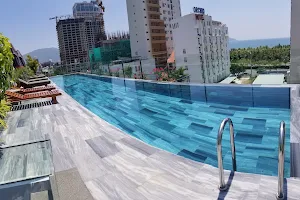 Sekong Apartment - Infinity Pool + Sea View image