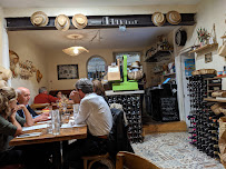 Atmosphère du Restaurant Chapeau de Paille - Bistrot Provençal à Saint-Rémy-de-Provence - n°2