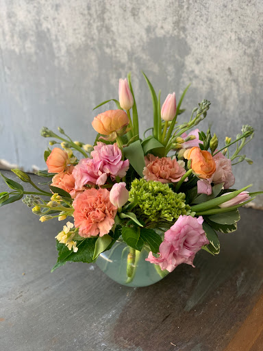 Florist «Petals & Vines», reviews and photos, 410 Main St E, Monmouth, OR 97361, USA