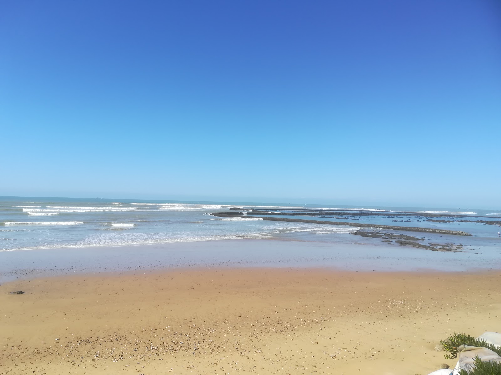 Montijo beach'in fotoğrafı geniş plaj ile birlikte