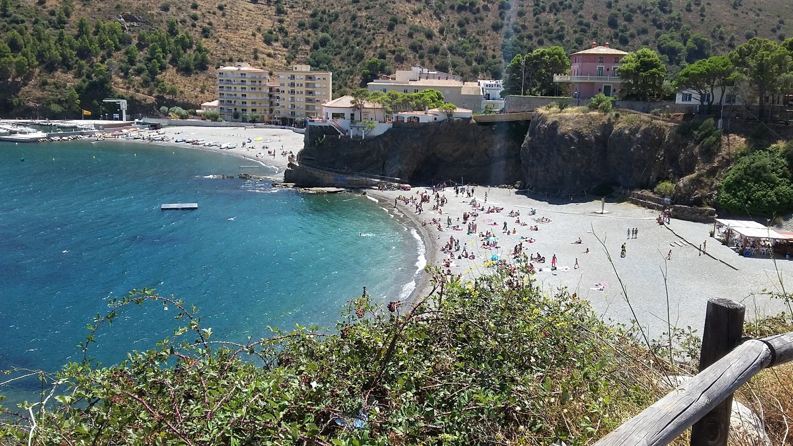 Photo of Playa del Morts with very clean level of cleanliness