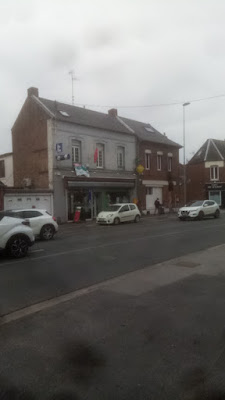 Au Carré D'as à Neuville-Saint-Rémy