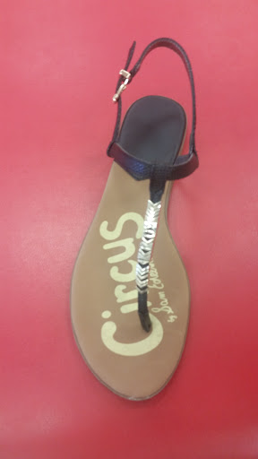 Shoe Store «Famous Footwear», reviews and photos, 1500 13th Ave E, West Fargo, ND 58078, USA