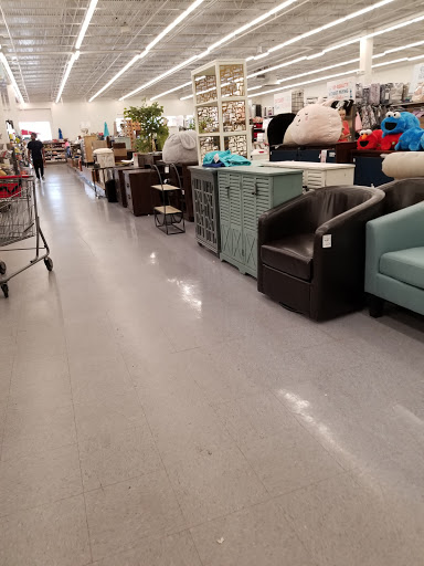 Home Goods Store «Tuesday Morning», reviews and photos, 1695 McFarland Blvd B, Northport, AL 35476, USA