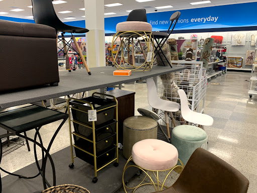 Clothing Store «Ross Dress for Less», reviews and photos, 15301 Manchester Rd, Ballwin, MO 63011, USA