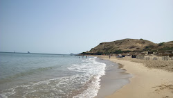 Foto von Louka's Beach mit lange bucht