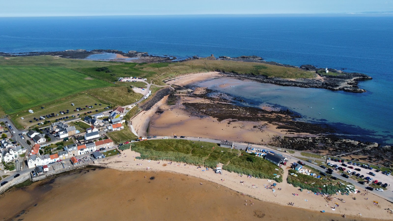 Foto de Elie Beach área de comodidades