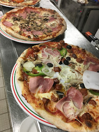 Pizza du Pizzeria La Morgia à Mennecy - n°12
