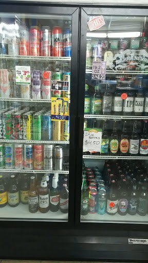 Liquor Store «Greenhaven Wine & Liquor», reviews and photos, 6421 Riverside Blvd, Sacramento, CA 95831, USA