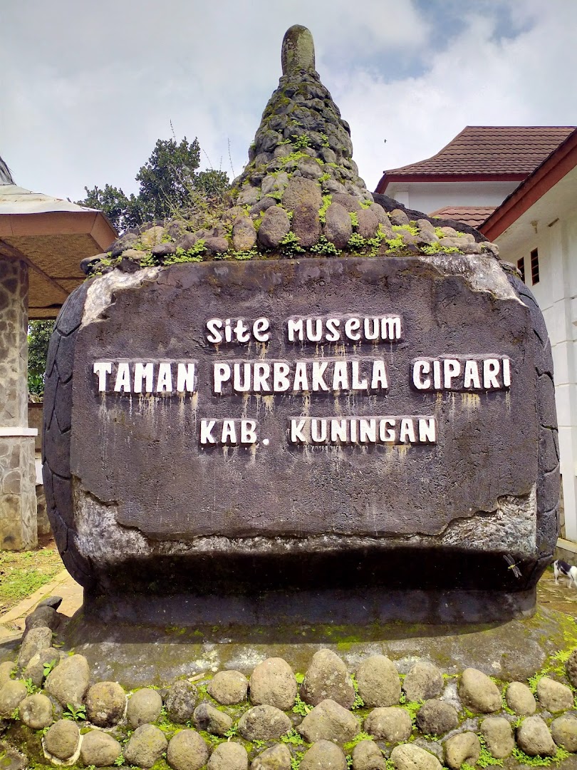 Gambar Situs Museum Taman Purbakala Cipari