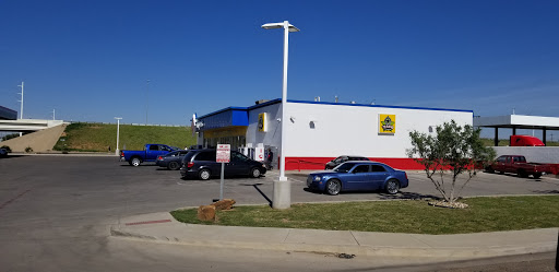 Convenience Store «Stripes Convenience Store», reviews and photos, 806 34th St, Lubbock, TX 79404, USA