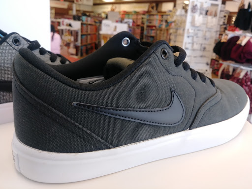 Shoe Store «Famous Footwear», reviews and photos, 10500 Ulmerton Rd, Largo, FL 33771, USA