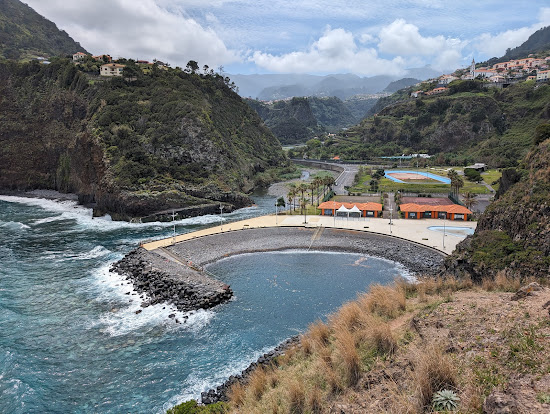 Complexo Balnear da Foz da Ribeira do Faial