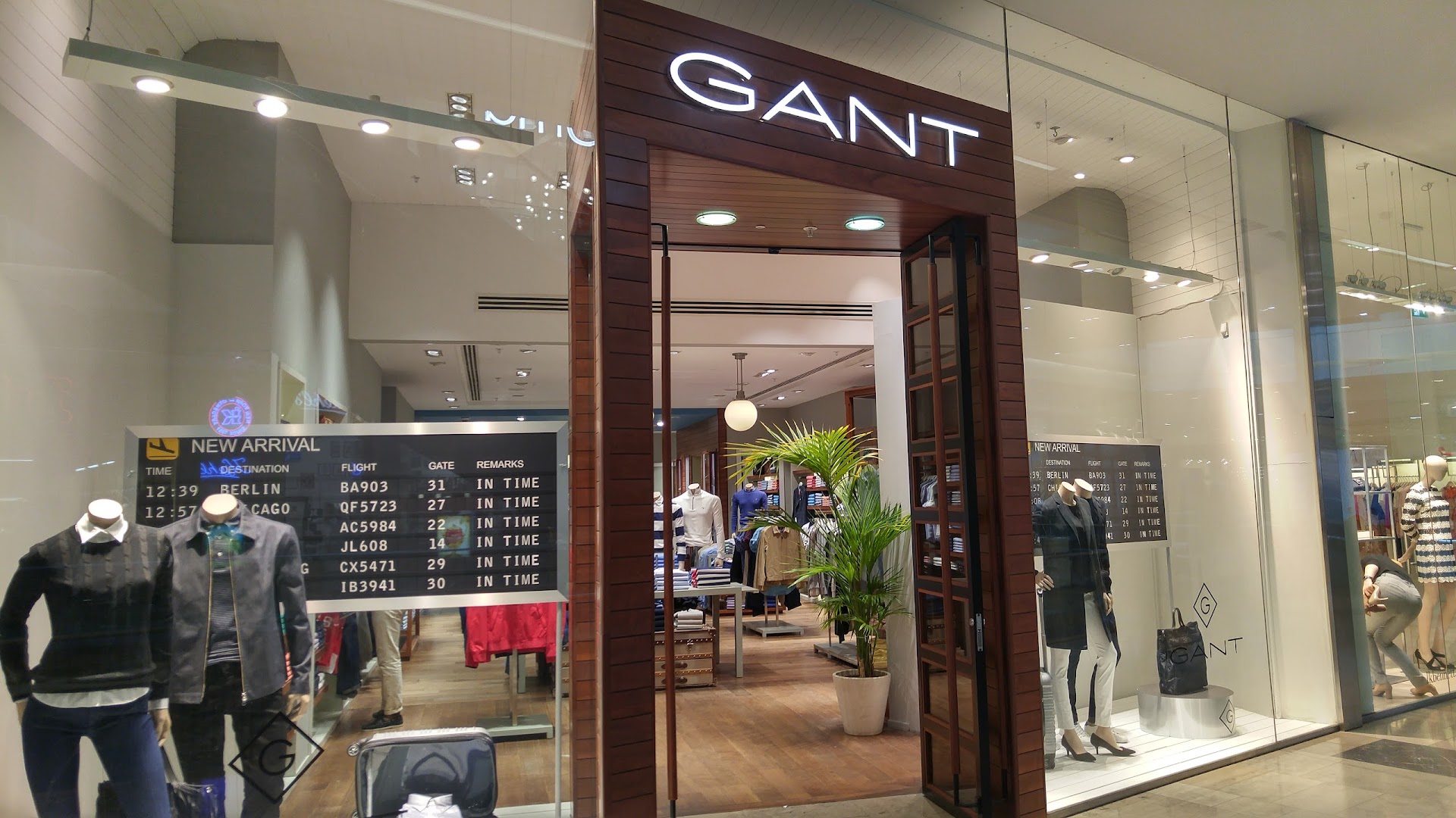 GANT Store London - G5G5 Network