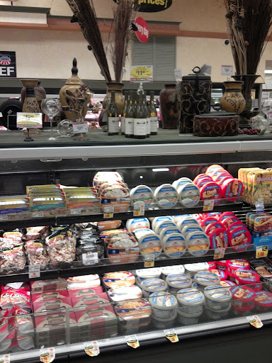 Shopping Mall «Gateway Plaza», reviews and photos, 21929 Ventura Blvd, Los Angeles, CA 91364, USA