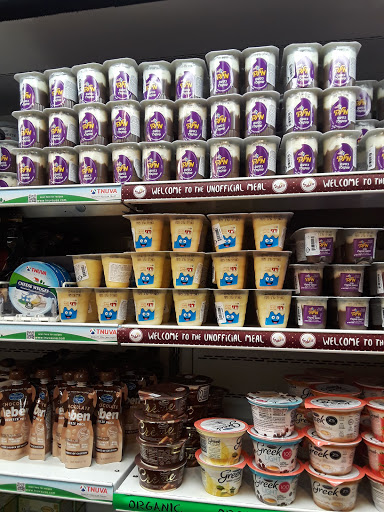 Kosher Grocery Store «Emanu-el Delicatessen», reviews and photos, 52 W Railroad Ave, Tenafly, NJ 07670, USA