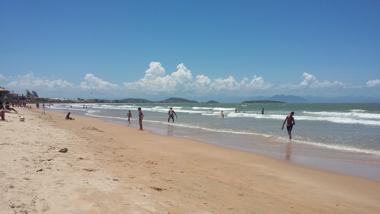 Praia do Manguinhos'in fotoğrafı düz ve uzun ile birlikte