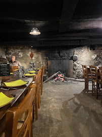 Atmosphère du Restaurant Buron de Camejane à Saint-Chély-d'Aubrac - n°2