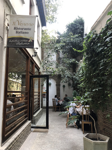 Il Vesuvio Restaurante Italiano