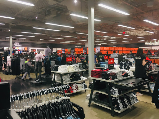 Sporting Goods Store «Nike Factory Store», reviews and photos, 3000 Grapevine Mills Pkwy #611, Grapevine, TX 76051, USA
