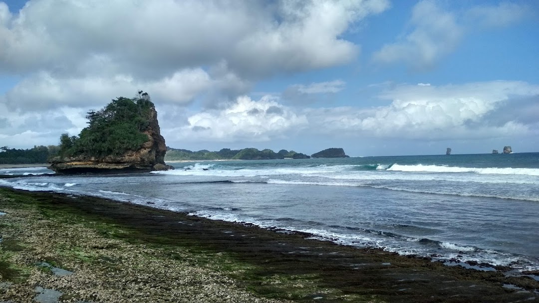 Pantai Parang Dowo