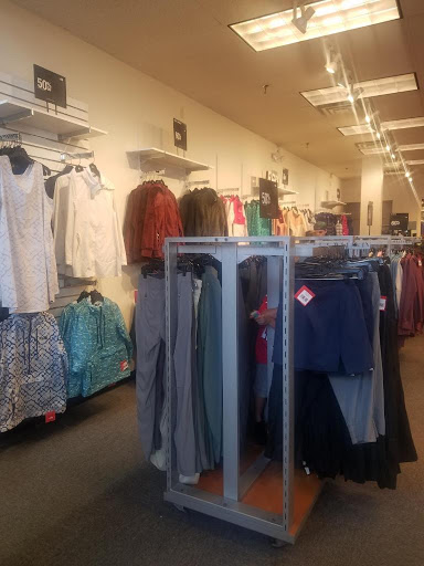 Clothing Store «The North Face Outlet», reviews and photos, 5 Bow St, Freeport, ME 04032, USA