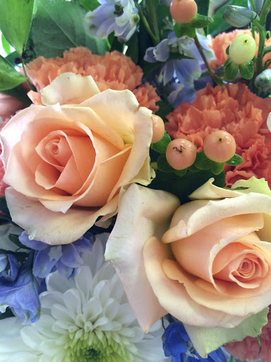 Florist «Autumn Rose Flower & Gift Shoppe», reviews and photos, 990 Bridgeport Ave, Milford, CT 06460, USA