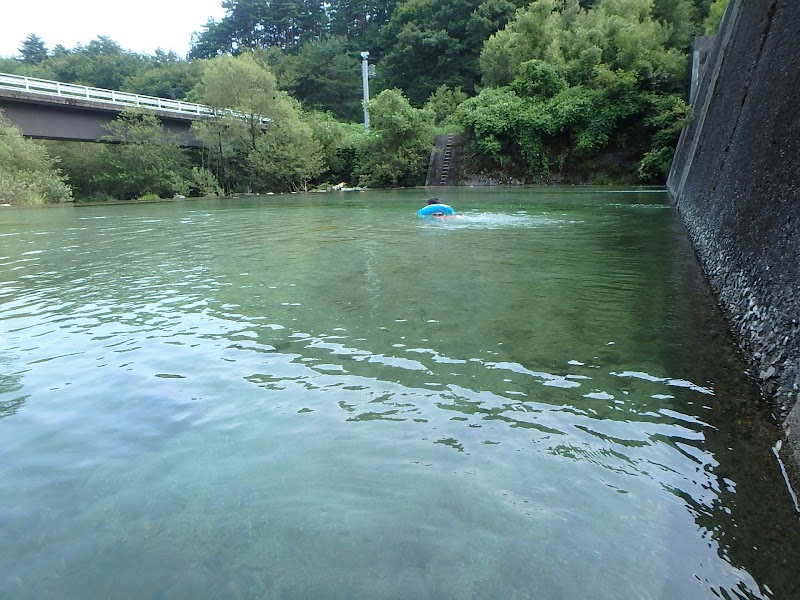 砂防プール 山梨県北杜市白州町白須 プール施設 グルコミ