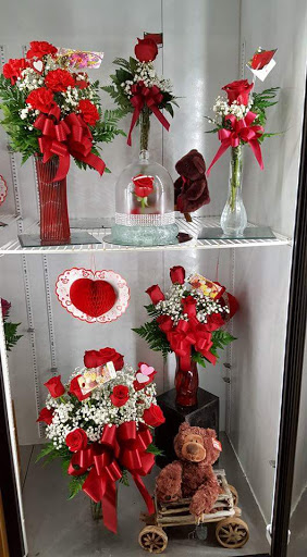 Florist «Little Flower Shop», reviews and photos, 616 High St, Delano, CA 93215, USA