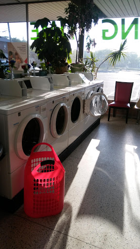 Laundromat «Tubs & Tumbler Coin Laundry & Dry Cleaning Service», reviews and photos, 3680 Elizabeth St, Wayne, MI 48184, USA