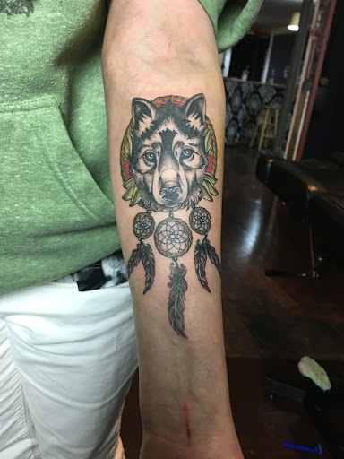 Explore mother of 4 tattoo ideas, creative tattoo ideas in Kingsford, available at Deft Tattoo Studio