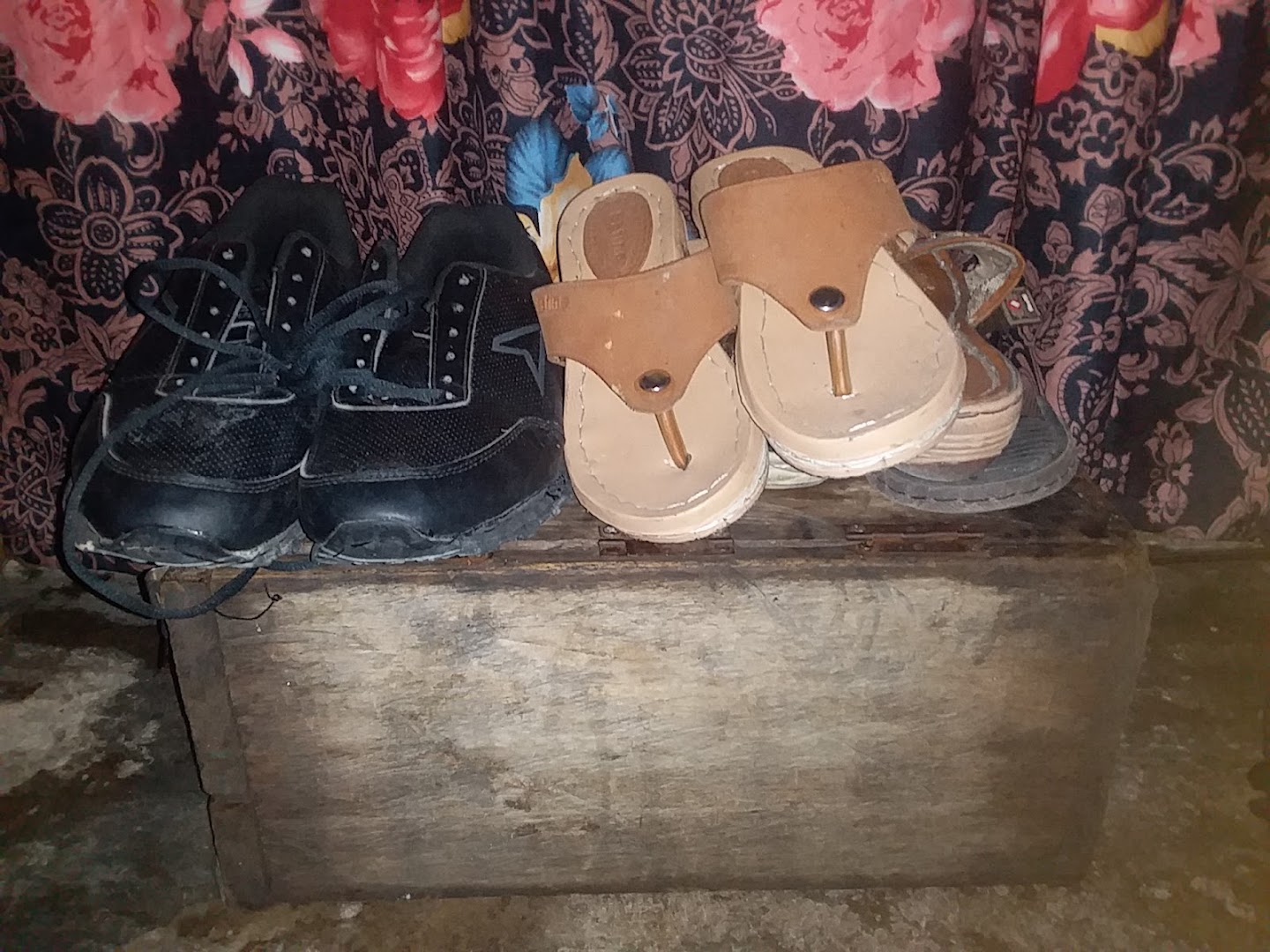 Gambar Usaha Jahit Sepatu & Sendal Pak Tinambunan