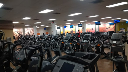 Gym «LA Fitness», reviews and photos, 8616 Cameron St, Silver Spring, MD 20910, USA