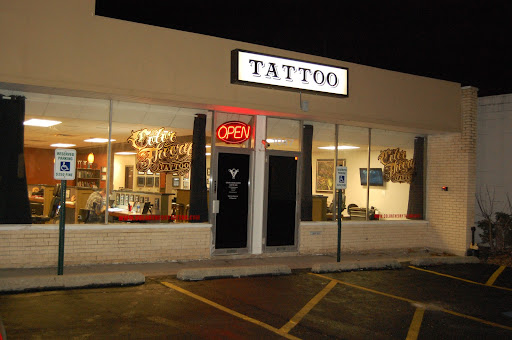 Tattoo Shop «Color Theory Tattoo», reviews and photos, 1047 E St Charles Rd, Lombard, IL 60148, USA