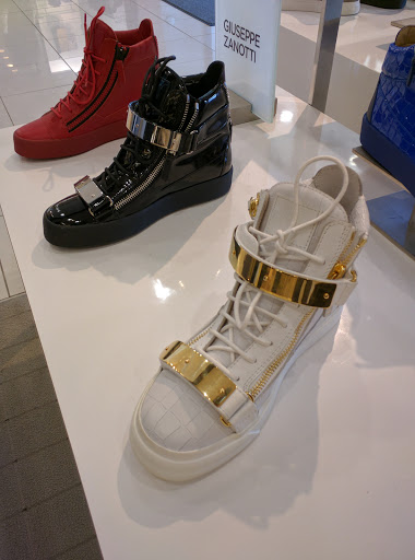 Department Store «Saks Fifth Avenue», reviews and photos, 1350 Polaris Pkwy, Columbus, OH 43240, USA